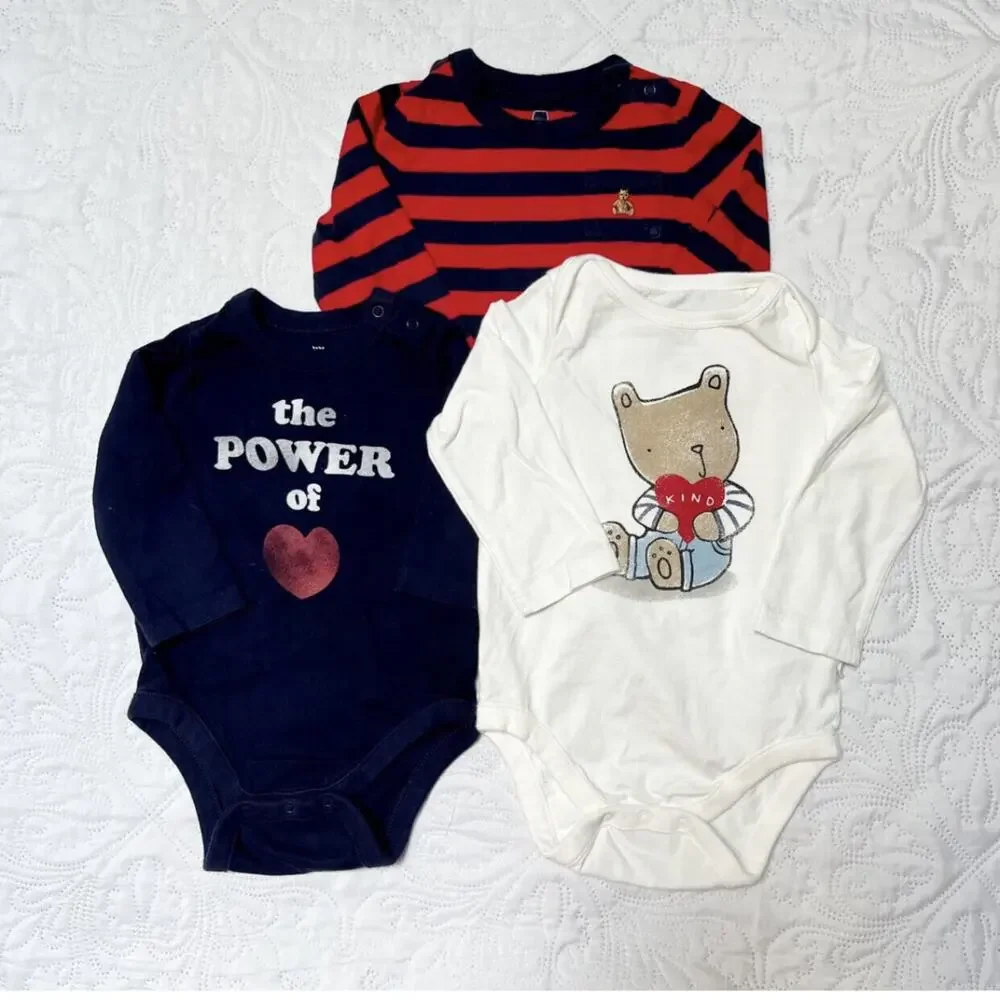 Gap Valentine's Day Bodysuit Bundle Size 6-12m